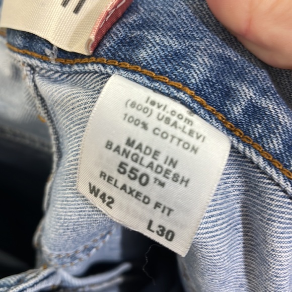 Levi’s 42x30 550 - Picture 8 of 8